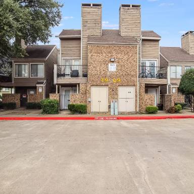 Main picture of 9809 Walnut St