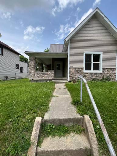 Main picture of 1224 E State St