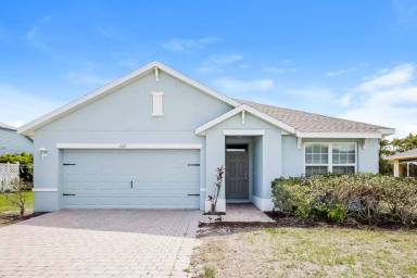 Main picture of 220 SE 2nd Pl