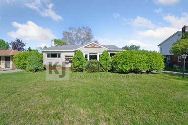 Main picture of 14870 Lyons St
