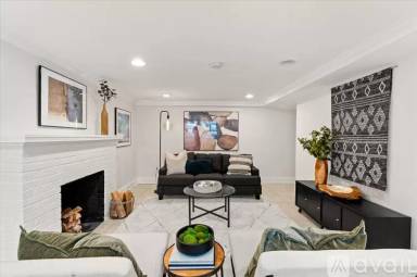 Main picture of 2020 32nd Pl SE