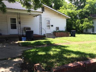 Main picture of 123 S Hope St