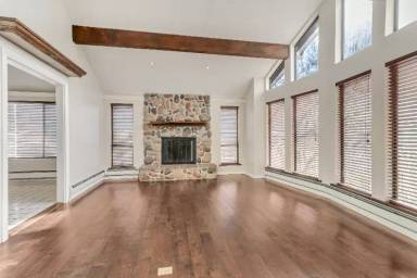 Main picture of 1222 W Shields Ln