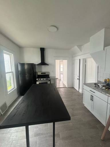 Main picture of 736 N 2nd St