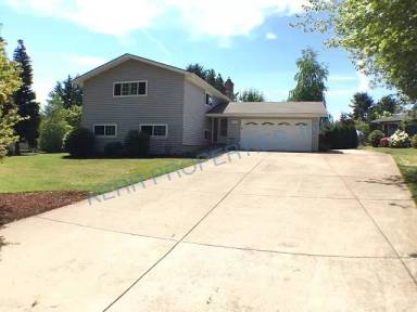 Main picture of 23010 SE Naomi Ct