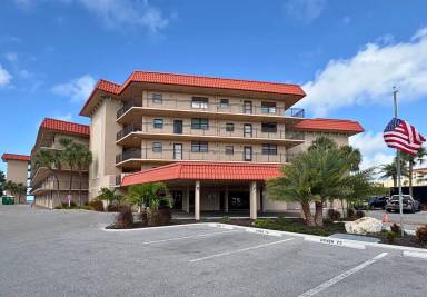 Main picture of 17580 Gulf Blvd