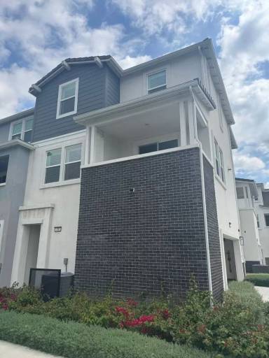 Main picture of 2410 Doolittle Ave