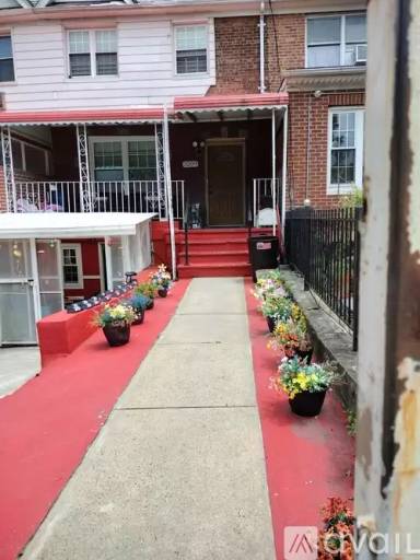 Main picture of 3209 69th St