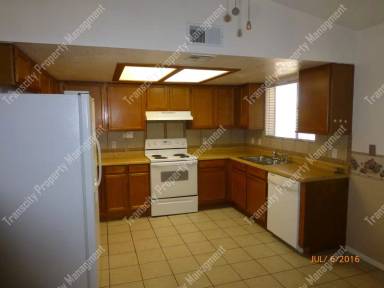 Main picture of 429 N Merrill Rd