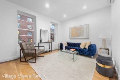 Main picture of 445 W 21st St