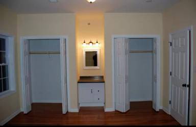 Main picture of 327 S Park St