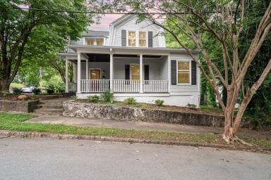 Main picture of 1521 Seneca St