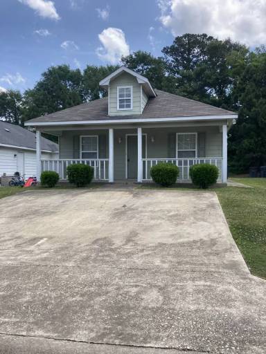 Main picture of 724 Pine Hill Ct