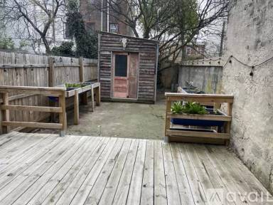Main picture of 2039 Amber St
