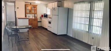 Main picture of 837 W Brown St