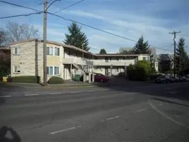 Main picture of 400 NE 65th St