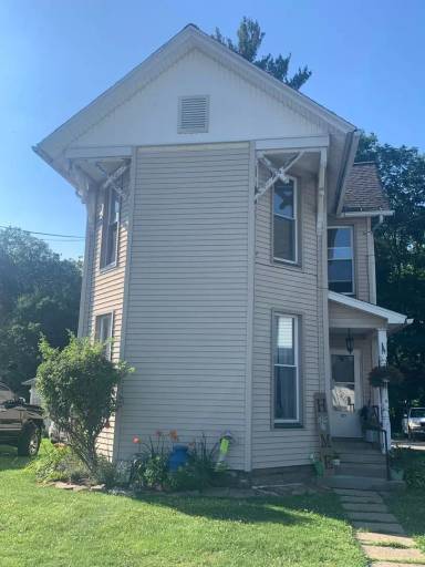 Main picture of 122 Shenango St