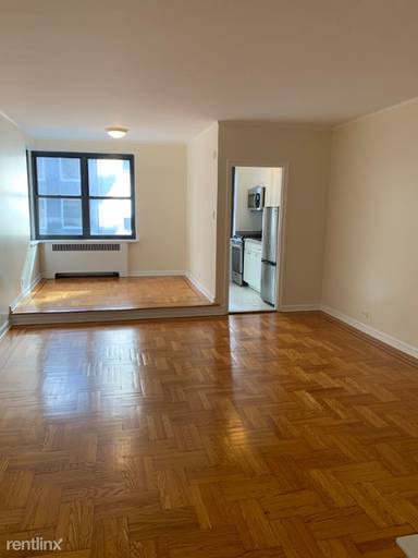 Main picture of 124 E 24th St