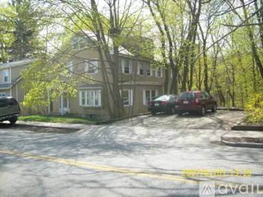 Main picture of 28 Woodward St