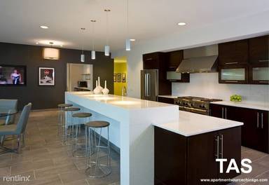 Main picture of Halsted Flats