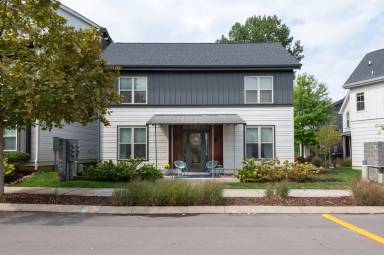 Main picture of 645 Nashua Ln