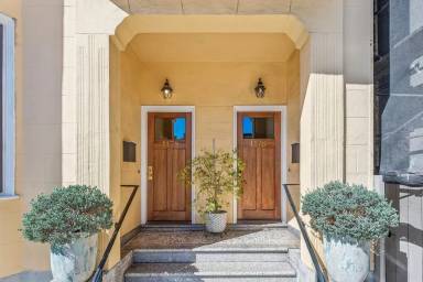 Main picture of 1178 Broadway