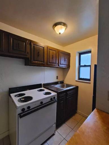 Main picture of 330 Greenlee Rd