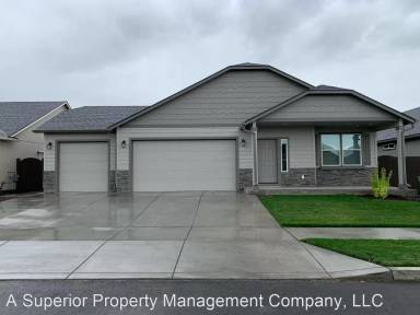 Main picture of 2467 NW Kingwood Ave