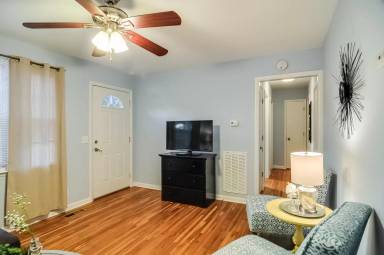 Main picture of 805 Lischey Ave