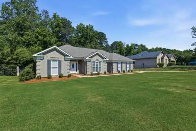 Main picture of 1004 King Place Dr