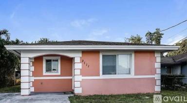 Main picture of 2111 NW 151st St