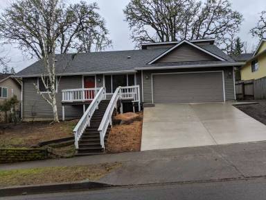 Main picture of 519 S 67th St