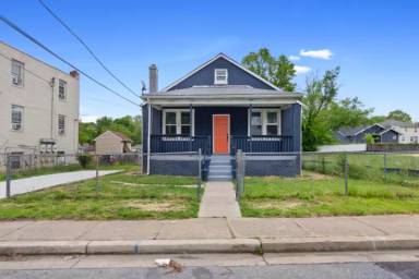 Main picture of 729 60th Pl