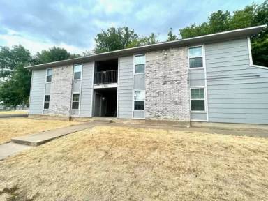 Main picture of 2701 Colonial Ave