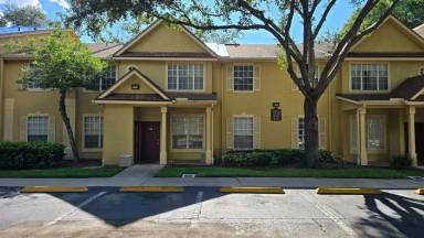 Main picture of Crescent Place at Lake Lotus Condominiums