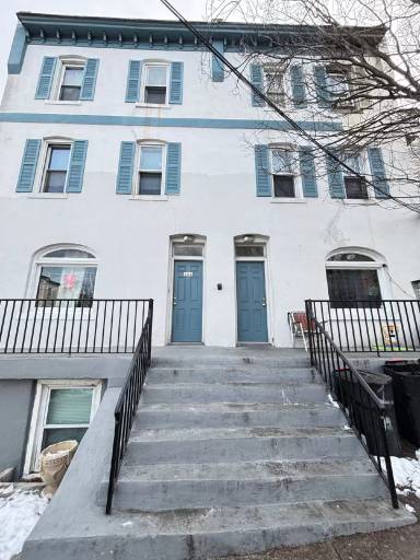 Main picture of 384 W Tilghman St