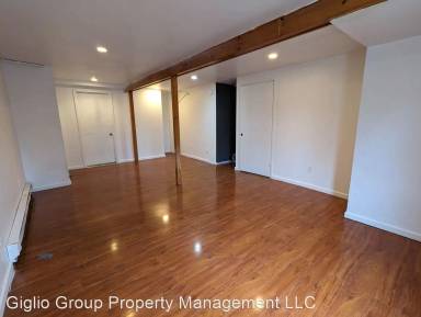 Main picture of 121 Sand St
