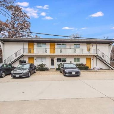 Main picture of 411 E Polk St