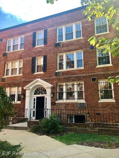 Main picture of 4471 MacArthur Blvd NW