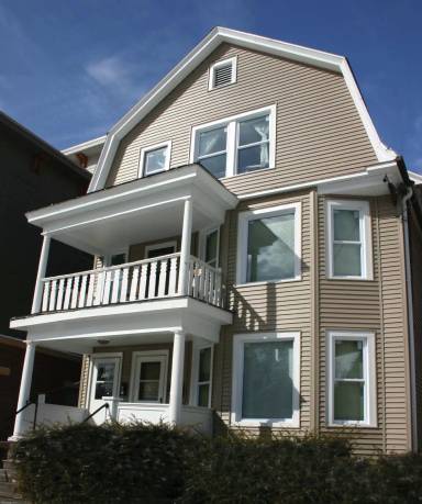Main picture of 410-412 W Mifflin St