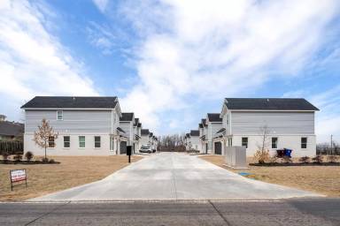 Main picture of 603 Jupiter Ln