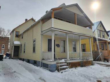 Main picture of 1065 E 77th St