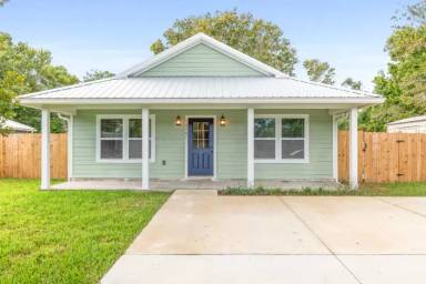 Main picture of 4581 2nd Ave