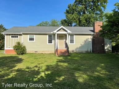 Main picture of 2482 Poe Ln