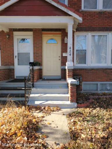 Main picture of 422 Oaklawn Ave