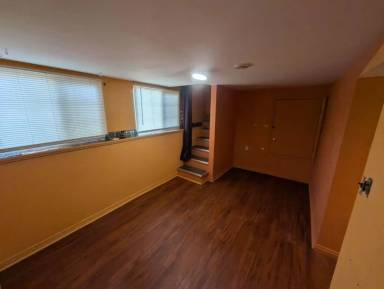 Main picture of 129 W Main St