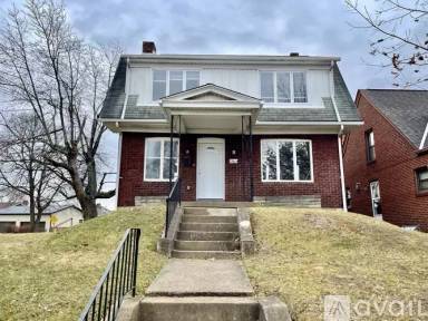Main picture of 1301 Straka St