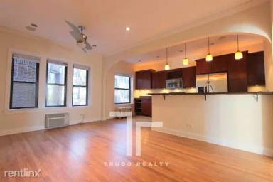 Main picture of 740 W Addison St