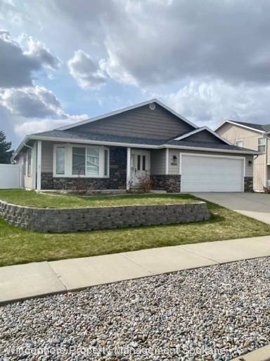 Main picture of 6624 S Lucas St