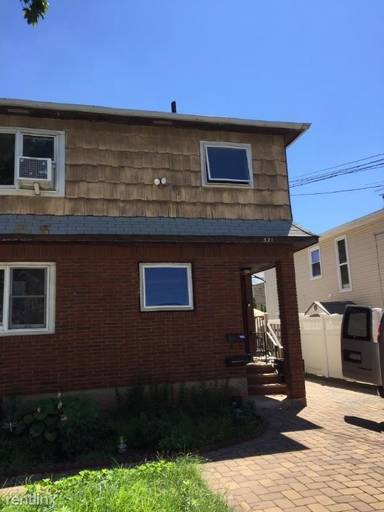 Main picture of 321 Seguine Ave